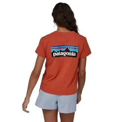 T-Shirt Patagonia Women P6 Logo Responsibili Tee Quartz Coral -Patagonië Outdoor Sportkleding 5 wbs23 37567 qzco aw2