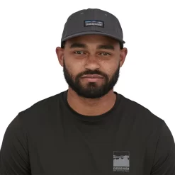 Pet Patagonia Unisex Boardshort Label Trad Cap Ink Black 7 Pet Patagonia Unisex Boardshort Label Trad Cap Ink Black -Patagonië Outdoor Sportkleding WBS22 38361 INBK JB1